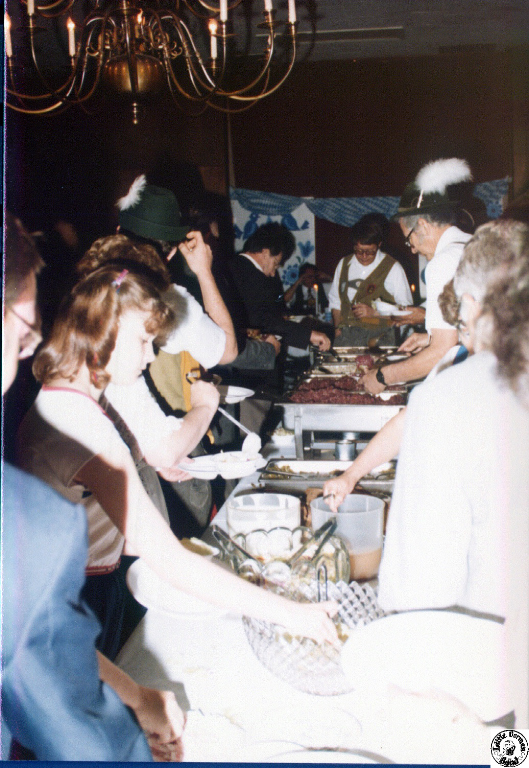1982 05 01 18 Steve & Heidi's wedding.jpg